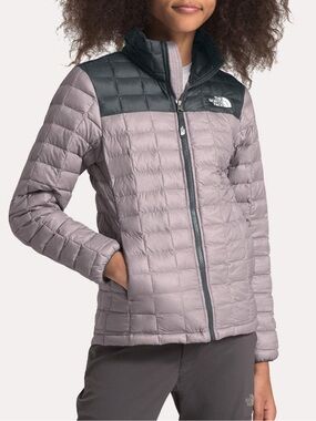 The North Face Girl’s Thermo Eco Lilac/Gray Synthetic-Insulated Puffer Jacket M